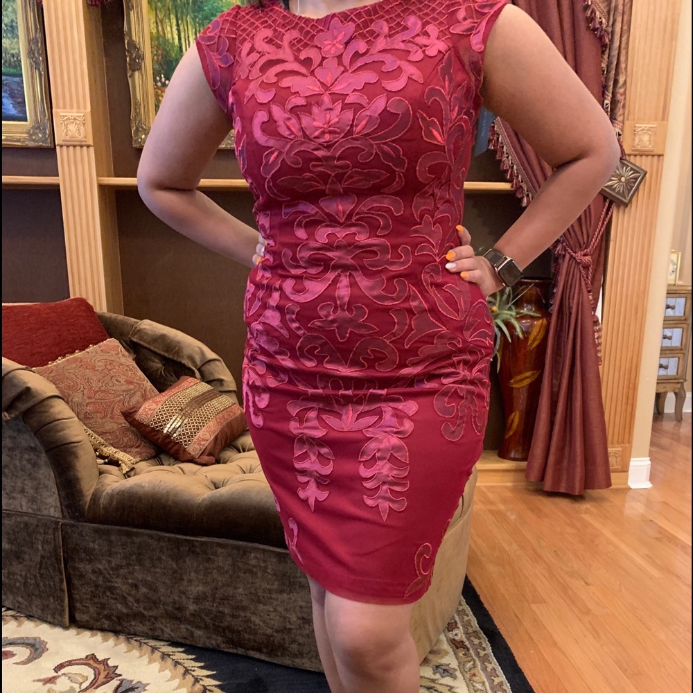 Elegant burgundy short dress